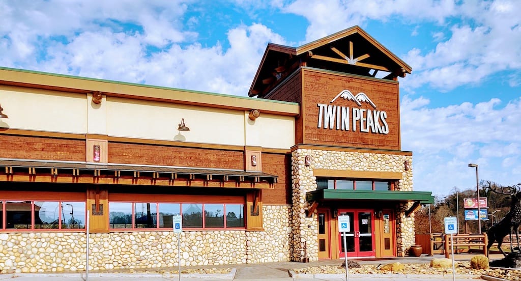 Twin Peaks at Knoxville, TN - American Food & Sports Bar